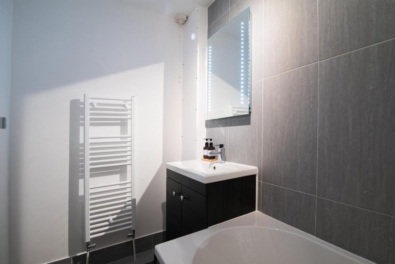 Immaculate 3 Bed House - Stunning Balcony Views Lejlighed Matlock  Eksteriør billede